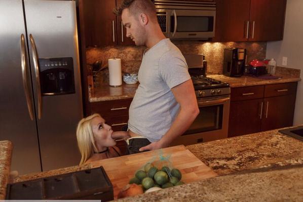 12P Naughty America Julia Ann, Kylie Page, Van Wylde MILF FFM Mature Teen