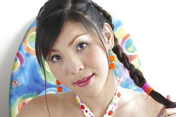 16P 美しいタイ人ニューハーフのモメイは素敵な巨乳を持つ若い湯たんぽです