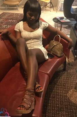 21P ATK Girlfriends Noemie Bilas