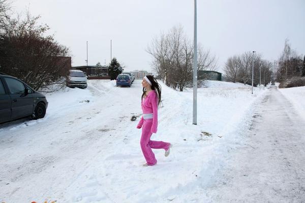 14P Young brunette girl masturbates her barely legal pussy on a snowy day
