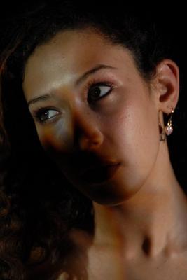 16P 若くて愛らしいサフィール・ミスティックはあなたのからかうような視線を捨てて、彼女は