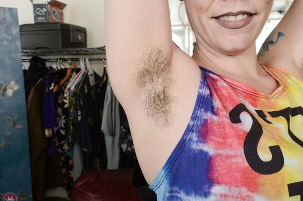 21P Mature honey with big tits Elizabeth displays her bushy twat up close