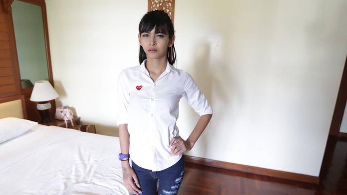12P 18yo Thai shemale stripteases for her date with a tourist