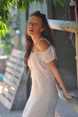 12P Glamour model Tori B gets totally naked while visiting the stables