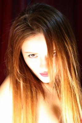 16P Sweet teen Marcy Cat dons red lips before getting butt naked on a bed