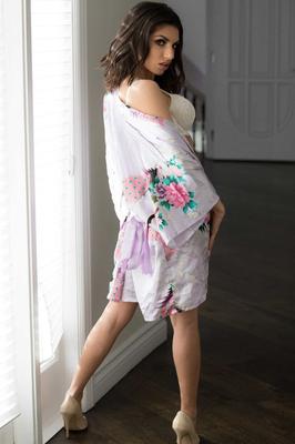 20P A deslumbrante Darcie Dolce descasca sua lingerie branca
