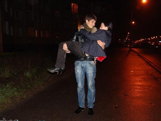 16P La belle adolescente Vendy a des relations sexuelles hardcore avec ses deux petits amis en même temps