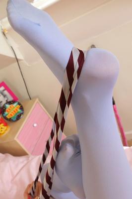 21P Curvy blonde angel Brooke G reveals her hard nips and big tits in a dorm room