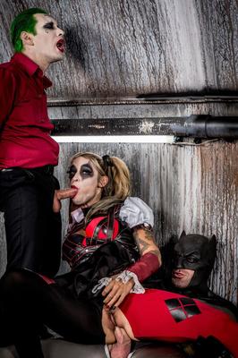 21P Sleazy MILF Kleio Valentien enjoys a wild FMM 3some in a Suicide Squad parody