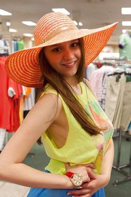 11P Horny brunette teen Elektra Rose flashing her boobs in public