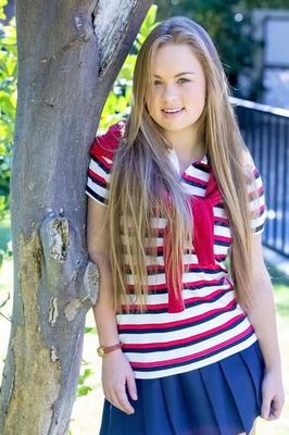 16P Teenage cutie Madison Chandler uncovering her tempting curves outdoor