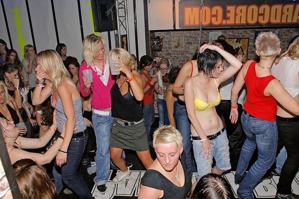 16P Drunk amateur chicks stripping and going down with male strippers