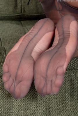 16P Mature Taylor Morgan in garter belt & sheer stockings flaunting her sexy feet