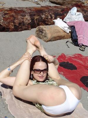 16P Young lesbians show off their flexibility and thin bodies at secluded beach