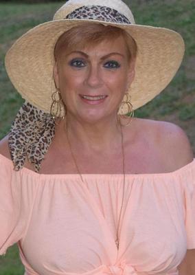 16P Mature lady Dimonty strips off her clothes in a backyard while wearing shades