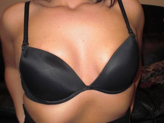 12P Monroe adora exibir sua bunda redonda e perfeita em renda preta sexy