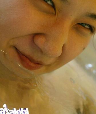16P Fuckable asian cutie with petite bosoms posing naked and taking bath