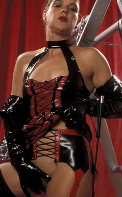 14P Amsterdam Rubber Kinky latexgames