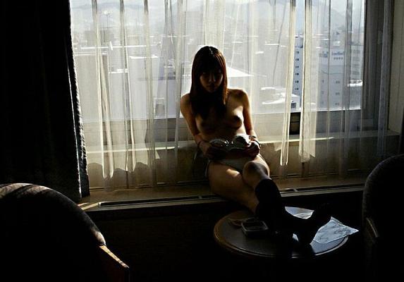 16P Japanese beauty Kurumi Morishita exposes her firm tits while getting changed