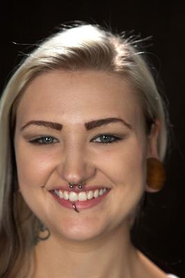 21P бондаж устройства Mz Berlin, Romona Vaine, Tricia Oaks