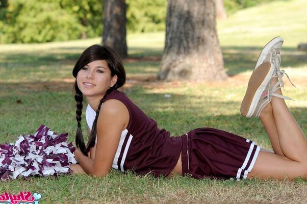 12P Pretty cheerleader Shyla Jennings casually exposes her snatch and nice tits