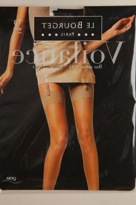 21P 33yo blonde Cikita strips to lingerie and reveals astonishing breasts at work
