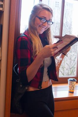 12P Teen Kendra Sunderland shamelessly flashes her pussy and big tits in public
