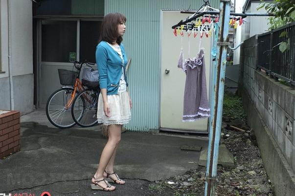 20P Sweet Japanese babe Juri Kitahara gives her landlord a hot blowjob