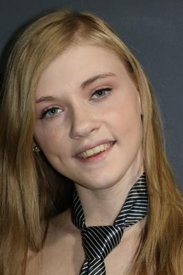 16P ティーンの初めてのタイマー、ハンナ・ヘイズがパンストを脱いだ後に指でマンコを広げる