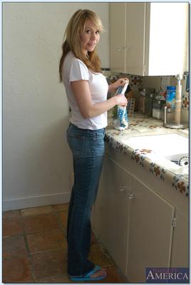 16P Twatty MILF Mrs. Monroe slowly uncovering her gorgeous curves