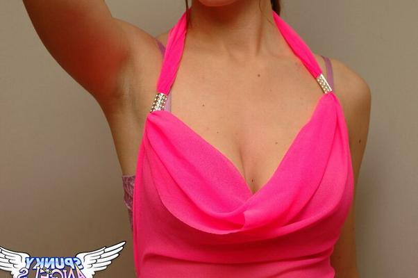 12P White teen of legal age hikes up her pink dress to expose her bare ass