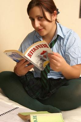 20P Naughty schoolgirl Kimberly Scott reading smut & masturbating her teen pussy