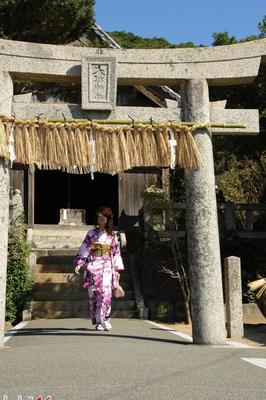 15P Japanese female Chiaki sports traditional clothing while modeling non nude