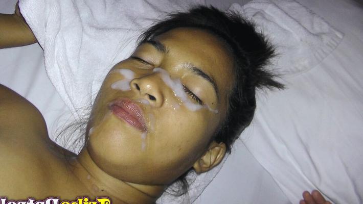 12P LBFM du nom d'Iday reçoit une grosse charge de sperme sur son visage