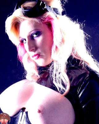 16P Rubber Tits Time Girl 01