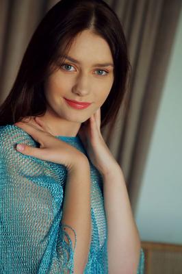 18P Gorgeous teen Kacy Lane highlights her beautiful pussy while totally naked