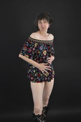 20P Older amateur Hot MILF bares saggy boobs before a closeup of her snatch