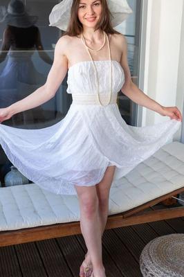 18P Sweet teen Tanya Grace gets totally naked while wearing a big hat