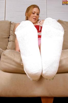 16P Leggy redheaded chick Tatum Bailey masturbating spread twat in white socks
