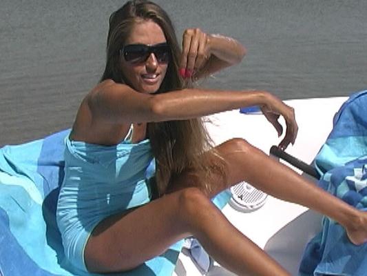 14P Amateur model Lori Anderson exhibits her hairy forearms in sunglasses