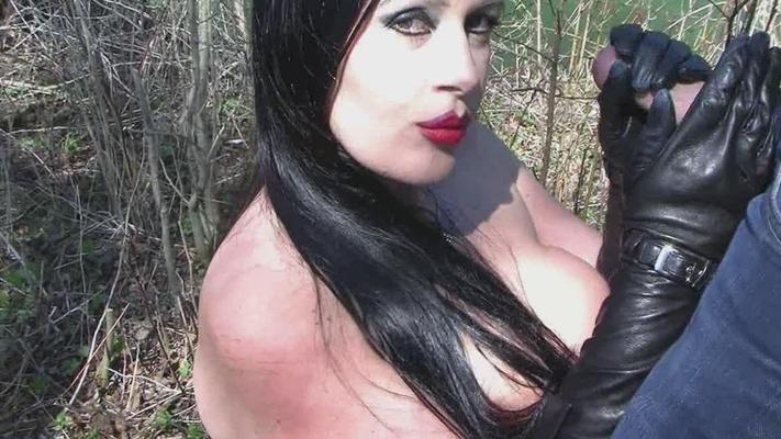16P Pictures Blowjob & Handjob in Leather Trousers & Handjob with Leather