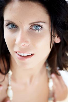 21P Blue-eyed brunette Meira spreads her legs and pussy on the floor