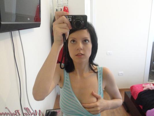 16P Molly has a nice set of natural tits and a camera and with those tools she has