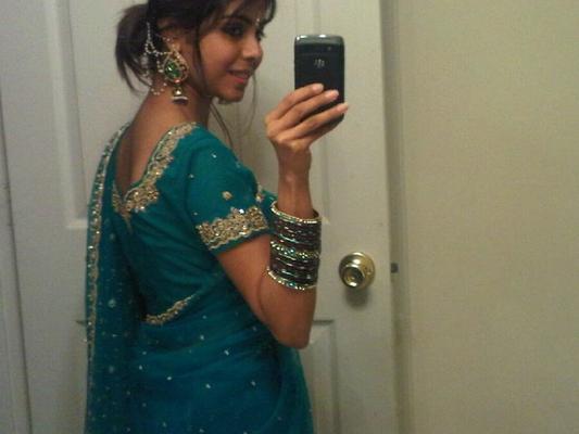 10P Indian female tales no nude self shots in the bathroom mirror