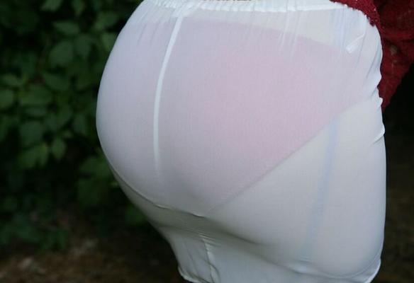 12P Sexy babe doing upskirt and teasing her cunt under her panties outdoor