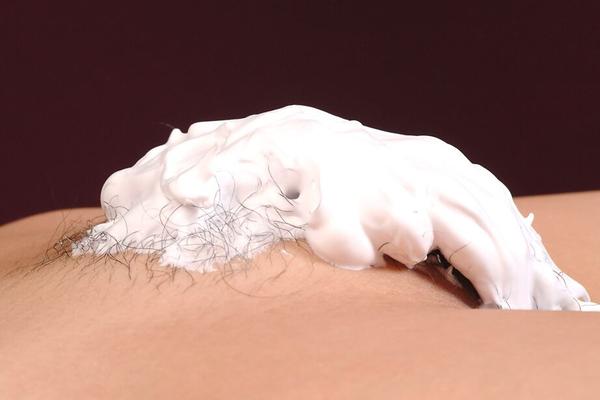 16P Amateur Asian babe Tiffany soaping up hairy bush for close ups