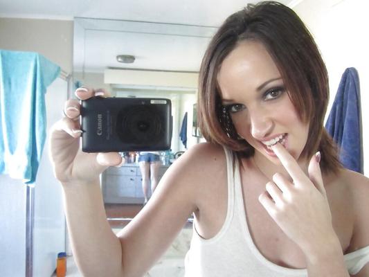 13P Ex-girlfriend and sometimes pornstar Jada Stevens undressing for nude selfies