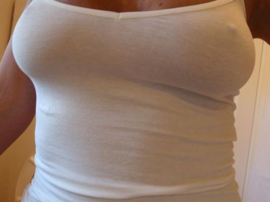 13P Pretty amateur Whitney likes to take selfies and show off her pussy