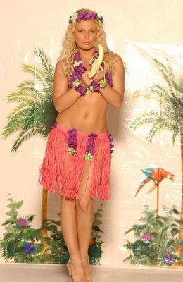 15P Beau Tease Hawaiian Maiden