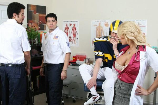 16P Busty doctor in stockings Shyla Stylez seduces her well hung patient